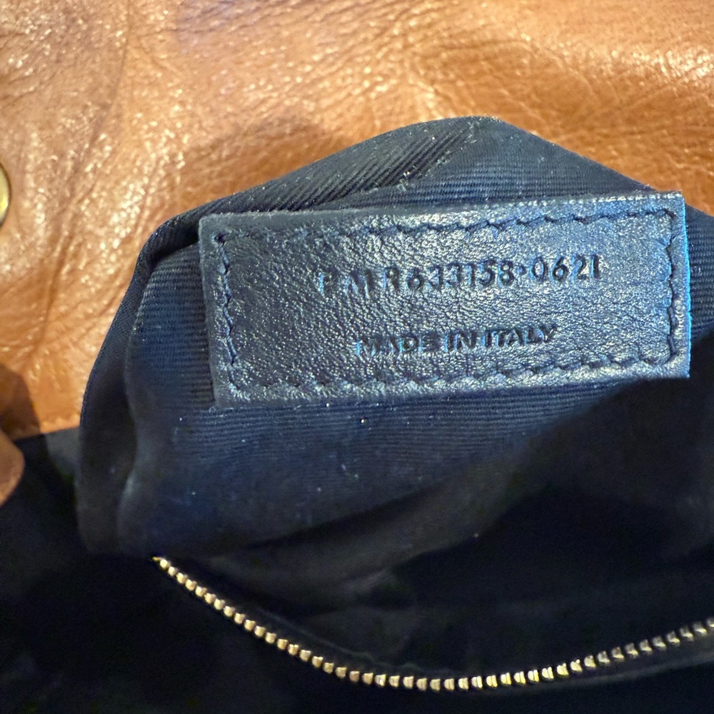 Saint Laurent Niki Medium in Vintage Leather, Light Caramel - Picture 11 of 14